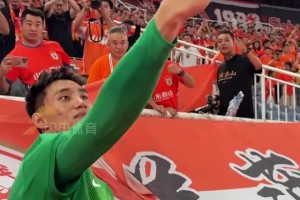 山东泰山3-1青岛海牛！门将于金永赛后倍受追捧